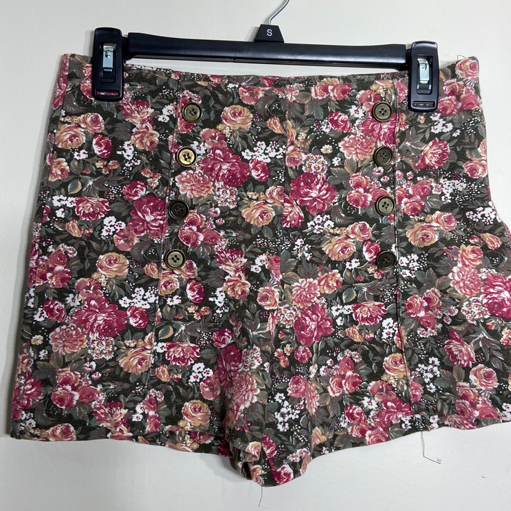 Floral Brandy Melville shorts